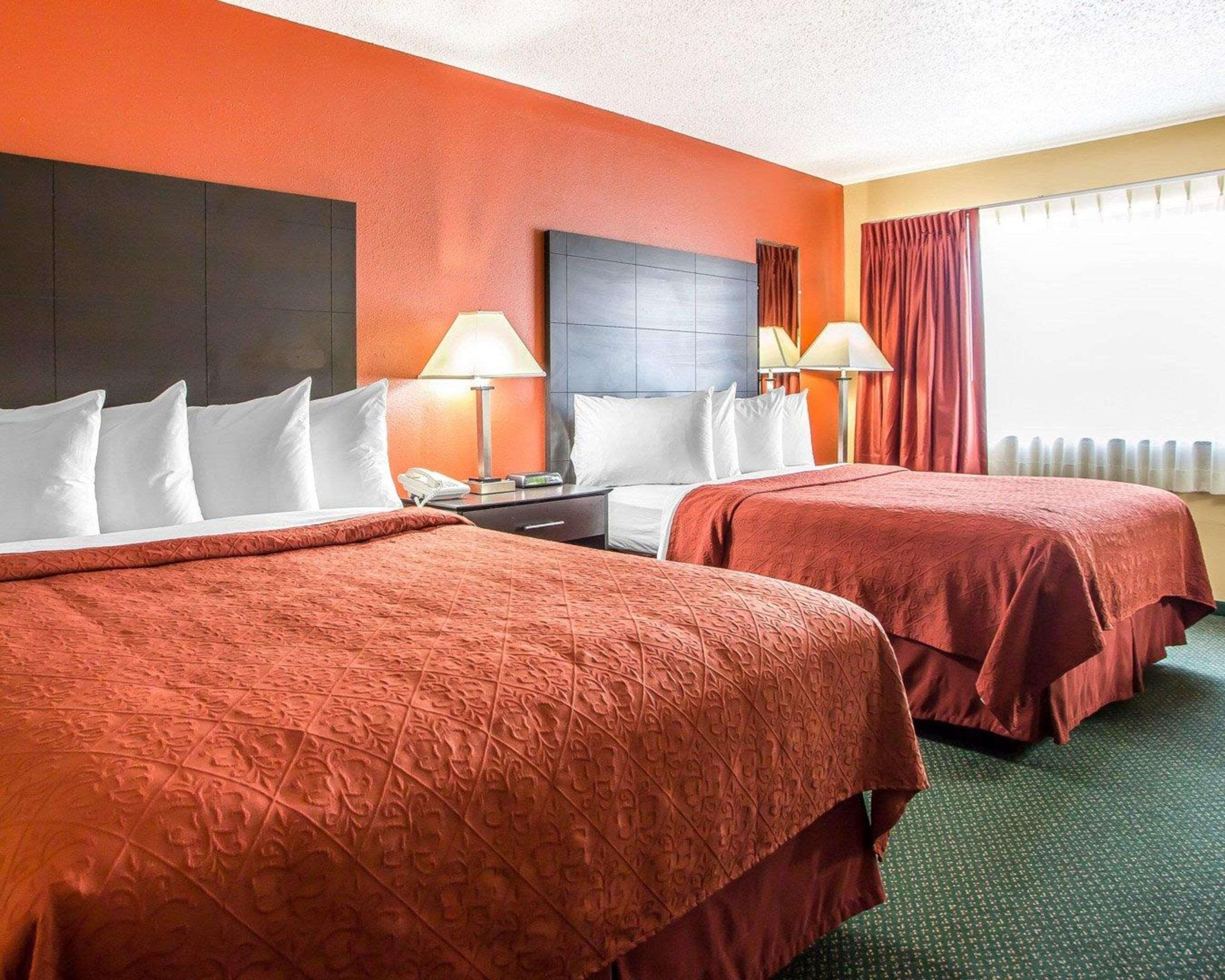 Quality Inn Morton At I-74 Eksteriør billede