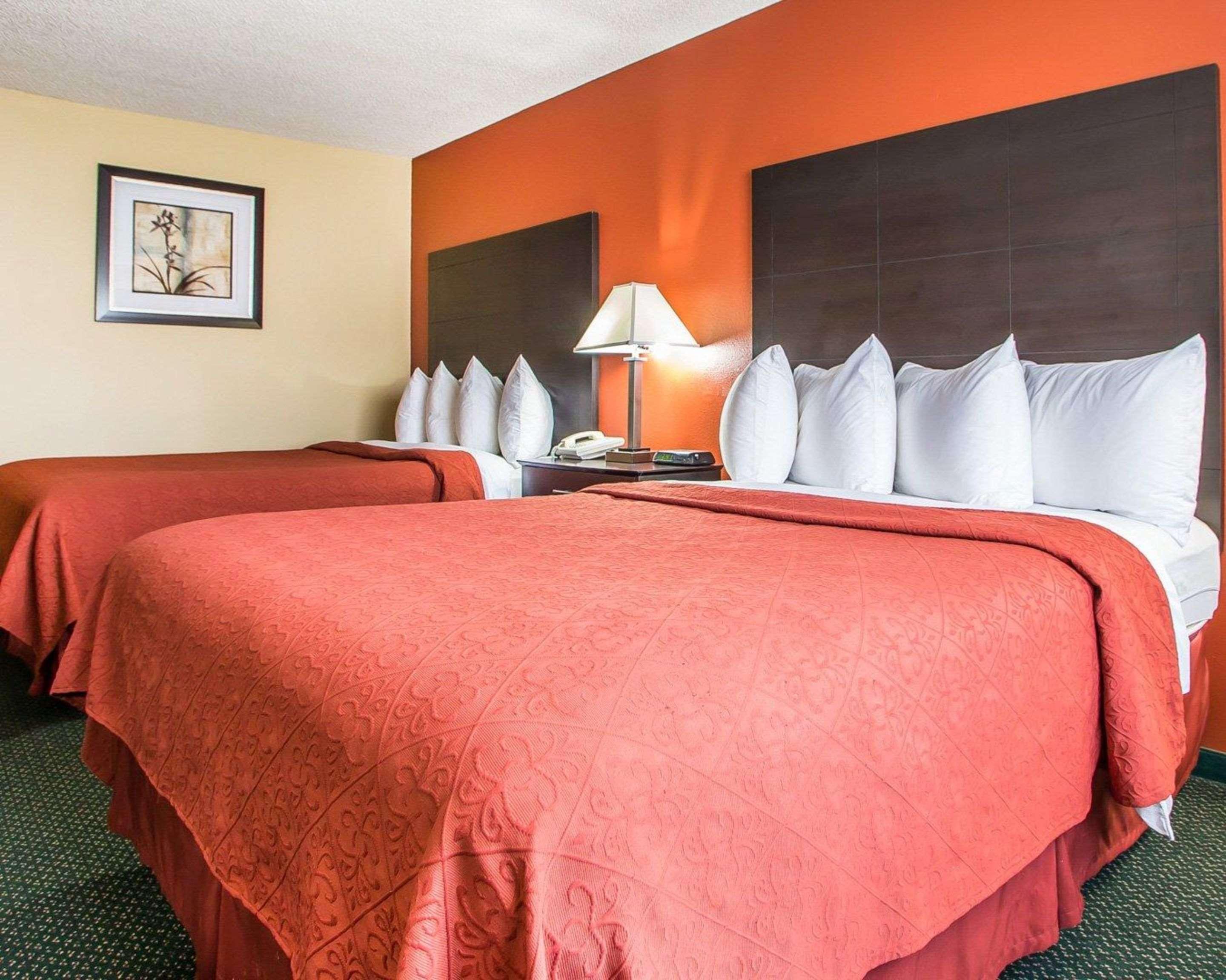Quality Inn Morton At I-74 Eksteriør billede